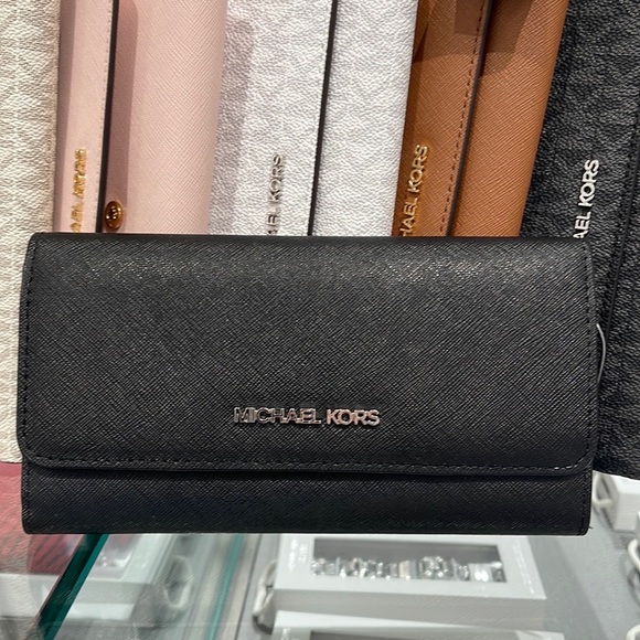 MICHAEL KORS JET SET TRAVEL LARGE TRIFOLD WALLET BLACK COLOR - Picture 15 of 16